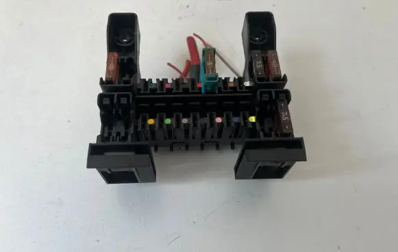 Mercedes-Benz S W221 Fuse module 2215450701 13943313 13943273