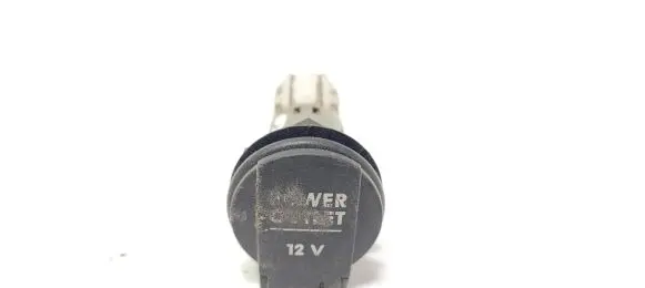 Volkswagen PASSAT B5.5 12 V Socket (rear) 