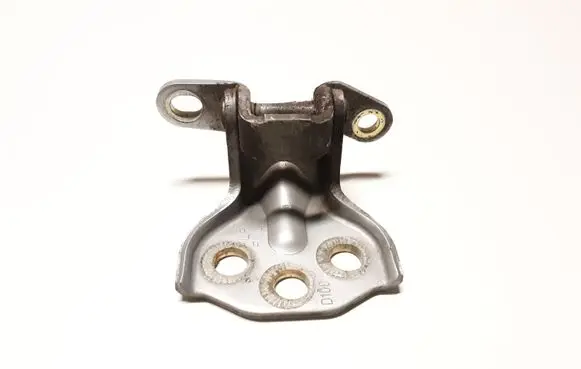 SsangYong Kyron Front door lower hinge 