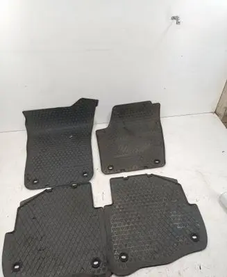 Volkswagen Polo IV 9N3 Car floor mat set 6Q0862451 6Q0061511 6Q1061501