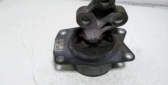 Opel Insignia A Engine mount bracket 13227734