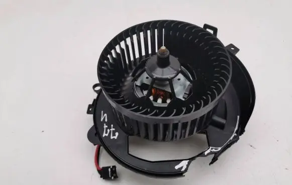 Volkswagen Tiguan Heater fan/blower 5WC819021A