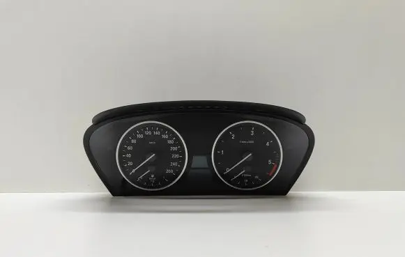 BMW 5 E60 E61 Speedometer (instrument cluster) 9177261 62109177261