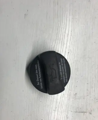 Audi A3 S3 A3 Sportback 8P Oil filler cap 06A103485F
