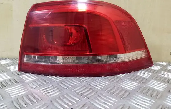 Volkswagen PASSAT B7 Rear/tail lights 3AF945096E