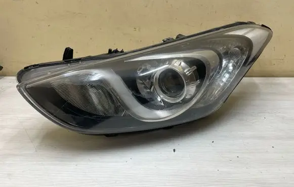 Hyundai i30 Headlight/headlamp 20E208