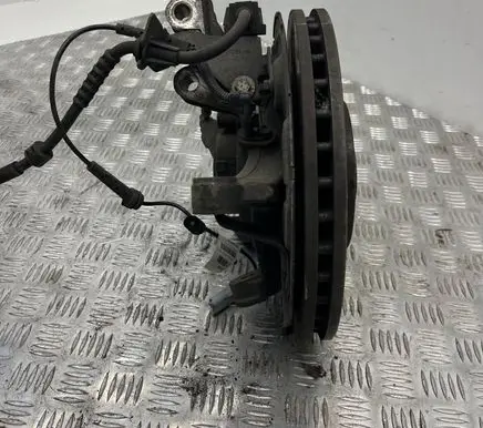 Peugeot 5008 Front wheel hub spindle knuckle 9825606280 433955