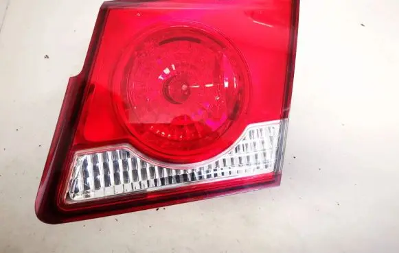 Chevrolet Cruze Tailgate rear/tail lights