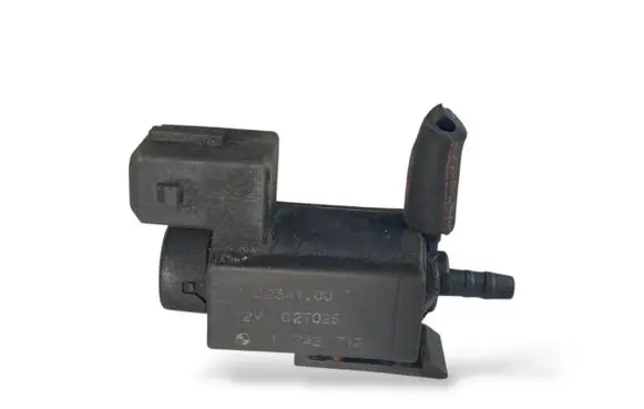 BMW 5 E39 Vacuum valve 1742712