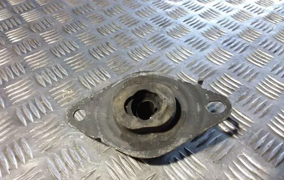 Renault Laguna II Gearbox mount 8200000017