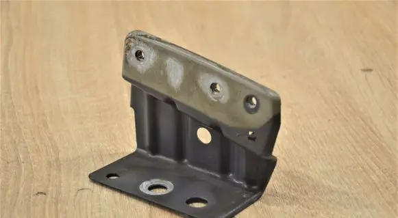 Nissan Qashqai Fender mounting bracket MOCBOTS189