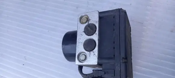 Volkswagen Golf III ABS Pump