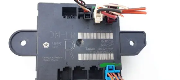 Chrysler Town & Country V Door control unit/module P04602676AK 04602676AK