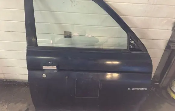 Mitsubishi L200 Front door