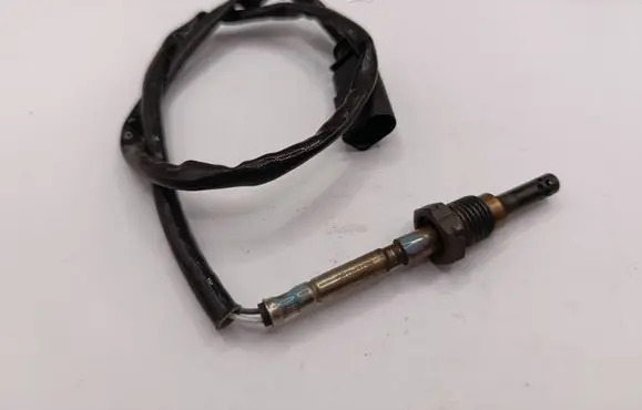 Audi A4 S4 B8 8K Exhaust gas temperature sensor 03L906088BT T228325 13227494