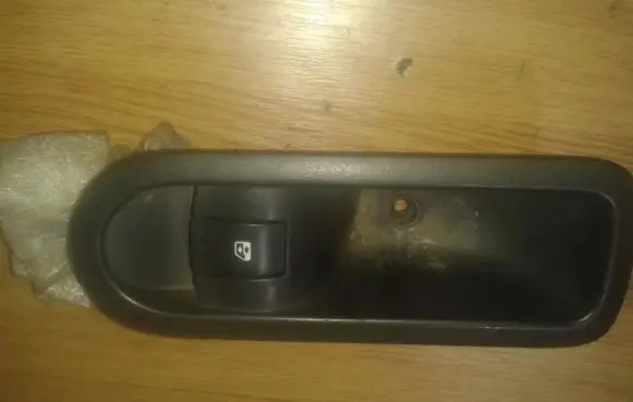 Renault Megane II Electric window control switch 156015540d