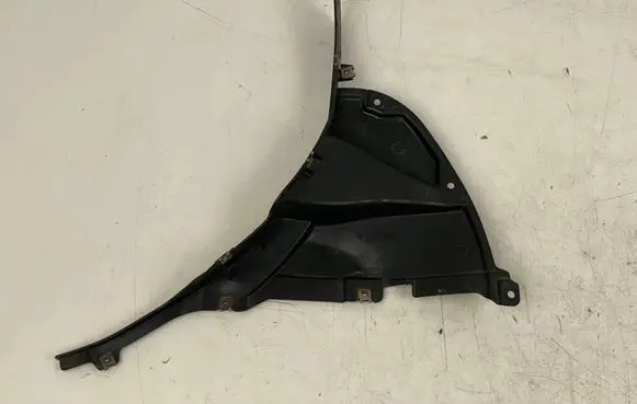 Audi SQ7 Front splash guards bracket 4M0853887