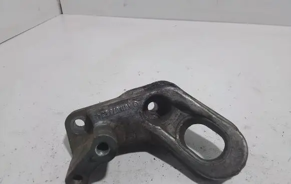 Mercedes-Benz C W203 Engine mounting bracket A6110782341