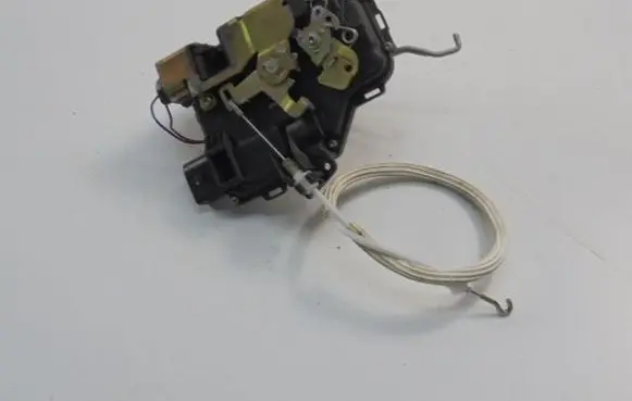 Audi A6 S6 C5 4B Front door lock 4B1837015