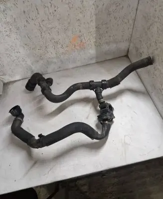 Volvo V70 Engine coolant pipe/hose 