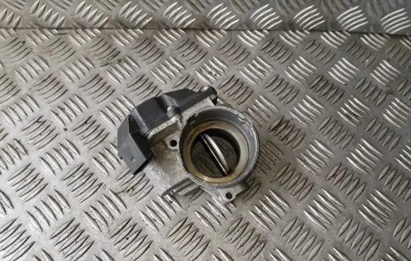 Volkswagen Touran I Throttle valve 03G128063G A2C53249824