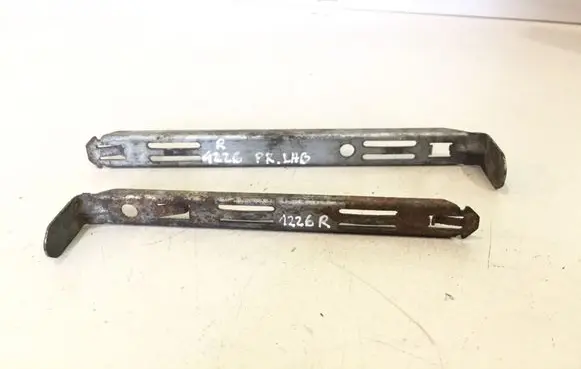 Volvo XC90 Headlight/headlamp mounting bracket 8637182