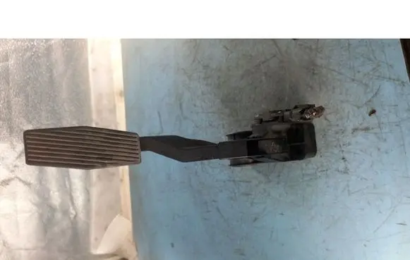 Opel Zafira A Accelerator pedal position sensor 