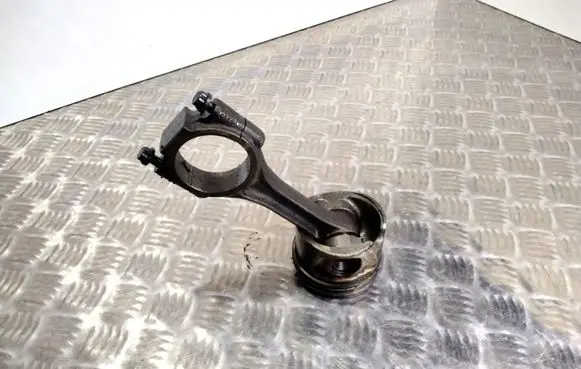 Volkswagen Touran I Piston with connecting rod