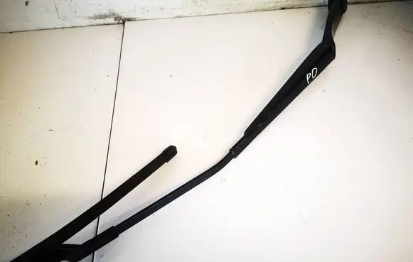 Hyundai i30 Front wiper blade arm f00s51f103