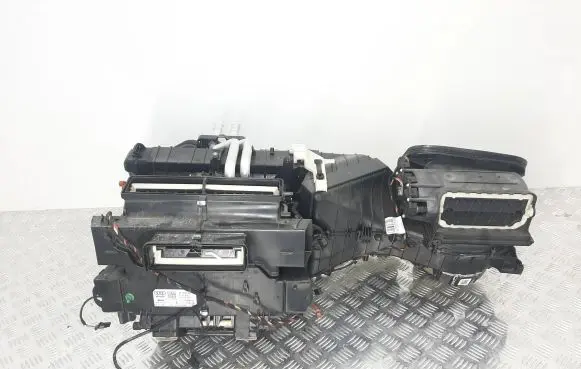 Audi A4 S4 B8 8K Interior heater climate box assembly housing 8K1820005AE 00171437 G78160087