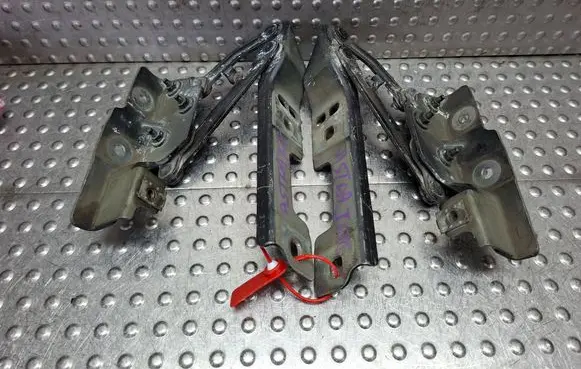 Opel Astra J Engine bonnet/hood hinges S26309253 20879203 20879202