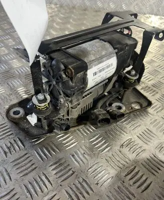 Volvo XC90 Air suspension compressor/pump 15150000713 1515000872