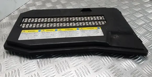 Volkswagen Touareg I Battery box tray cover/lid 7L0864643B