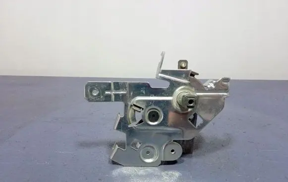Renault Trafic II (X83) Rear door lock 8200904015