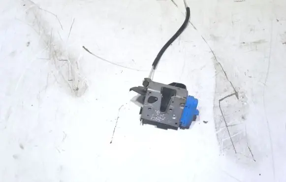 Audi A6 S6 C4 4A Rear door lock 8D0839016A
