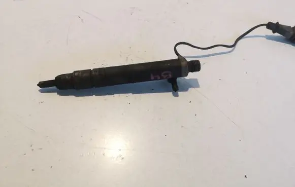 Volkswagen PASSAT B4 Fuel injector