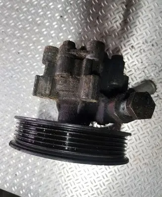 Opel Insignia A Power steering pump