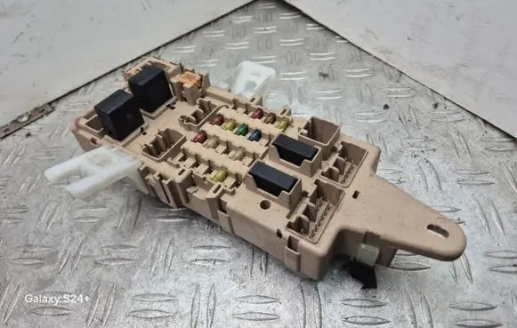 Lexus GS 300 400 430 Fuse module