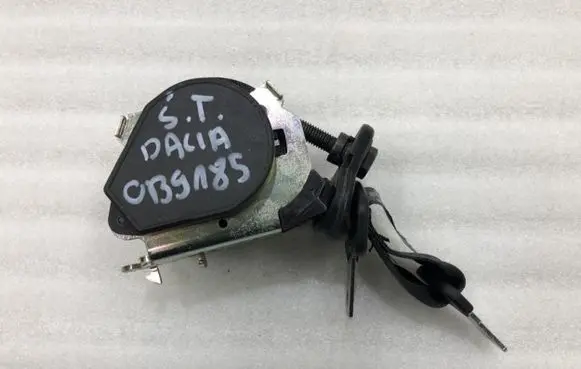 Dacia Sandero Seat belt trim 