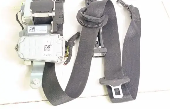 Mercedes-Benz E W212 Front seatbelt A2128607685