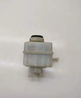 Brake fluid reservoir