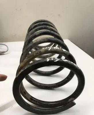 Land Rover Discovery 3 - LR3 Rear coil spring