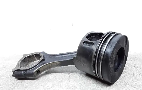 Mercedes-Benz E W211 Piston with connecting rod