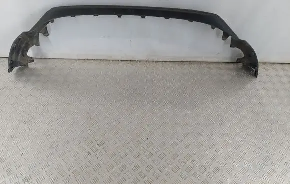 Front bumper lip