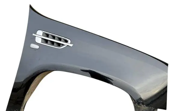 Cadillac Escalade Fender 10GM298B