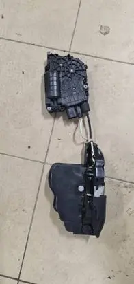 BMW 5 F10 F11 Front door soft close latching motor 7154516