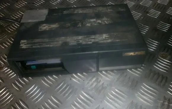 Audi A4 S4 B5 8D CD/DVD changer 