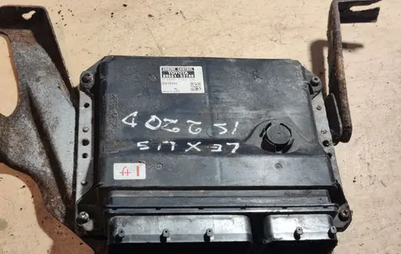 Lexus IS 220D-250-350 Engine control unit/module 8966153700 1758007702