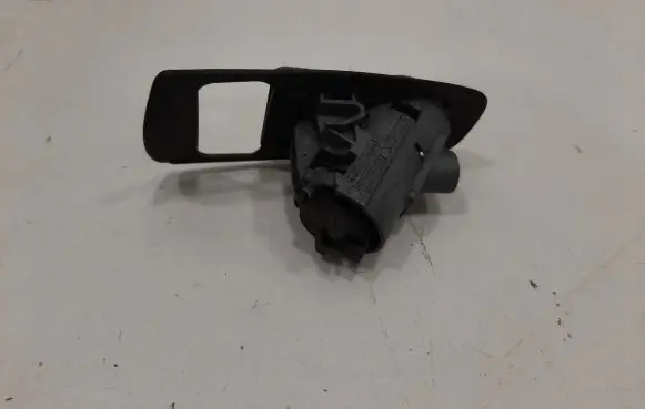 Volvo XC60 Front door lock (next to the handle) 31349905