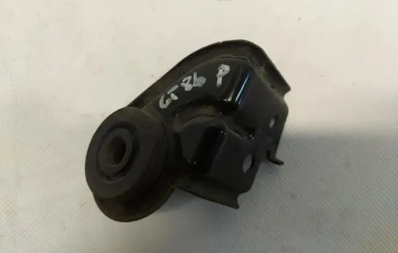 Radiator mount bracket